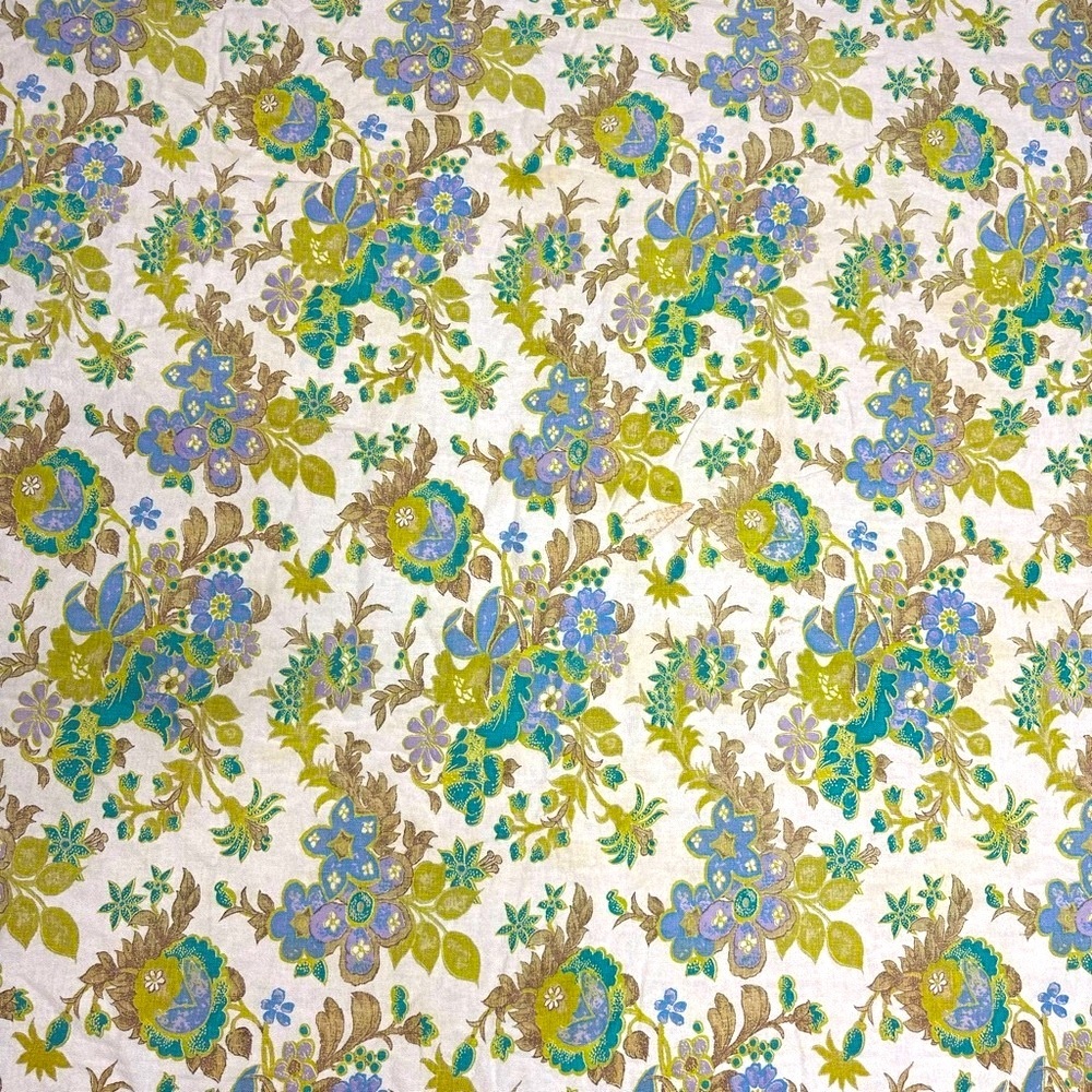 Vintage floral printed oval tablecloth cotton 81 x 53 fabric cottage home linens